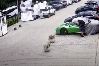 Opublikowano nagranie z kradzieży Ferrari w Mielnie. Złodziei złapano