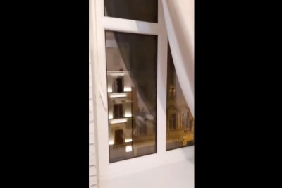 Amatorska reklama okien w Polsce. Gość był zaskoczony 