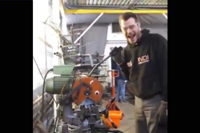 Kiedy ziomek z pracy jest konkretnym śmieszkiem