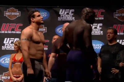 Cwaniakował na ważeniu. Szybko skończył w ringu