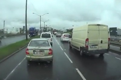 Cwaniak myślał, że jest królem drogi. Szybko skończył swoją jazdę