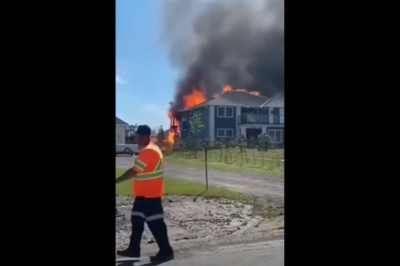 Kiedy strażacy zapominają o tym, że w środku jest butla z gazem