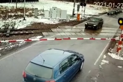 Uciekał przed policją. Rogatka wbiła mu się przez przednią szybę 