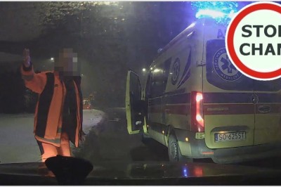 Kierowcy karetki puszczają nerwy i wyskakuje z niej na środku drogi 
