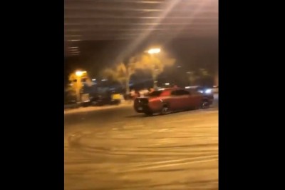 Drifter amator i jego popisowe kasowanie samochodu 