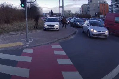 Kiedy cwaniakowi w Skodzie nie chce się stać w korku - Poznań 