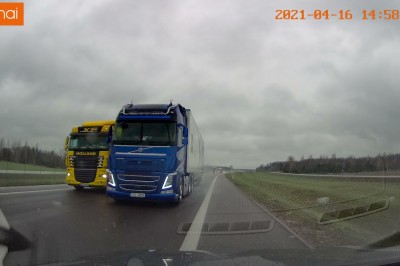 Kierowca TIRa jechał na czołówkę i prawie doprowadził do tragedii 