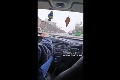 Chciał popisać się swoją jazdą po mieście. Czyli szybka przesiadka na autobus