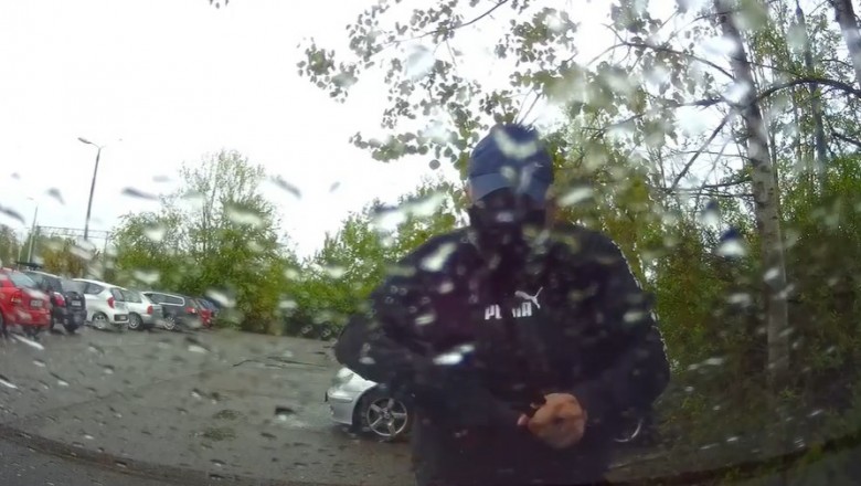 Janusz nagrany na gorącym uczynku, gdy zabierał wycieraczki