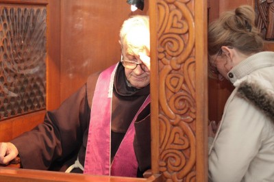 Z czego należy się spowiadać? Kościół opublikował nową listę grzechów 