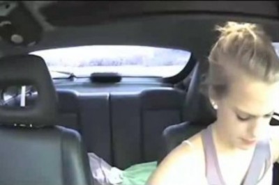 Tak się kończy patrzenie w telefon podczas jazdy. Ku przestrodze