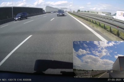 Próbował zjechać Mercedesem na pas awaryjny. Wypadek na obwodnicy Wrocławia