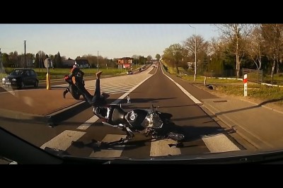 Motocykliści dają popis na pasach. O krok od tragedii