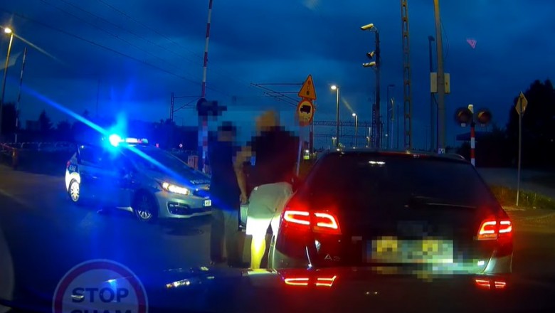 Kolizja, jazda pod prąd i ucieczka wstawionego kierowcy w Wadowicach