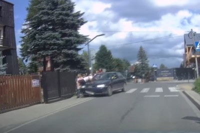 Samochód wjechał w pieszego. Dramatyczny wypadek w Zakopanem