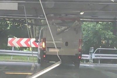 Demolka parkingu w kilka sekund w galerii Klif - Gdynia