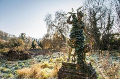 25 zdjęć, które pokazują jak natura wygrywa i odbiera miejsca porzucone przez ludzi 