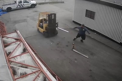 Gdy parkujesz łódź klienta i rozbijasz auto szefa