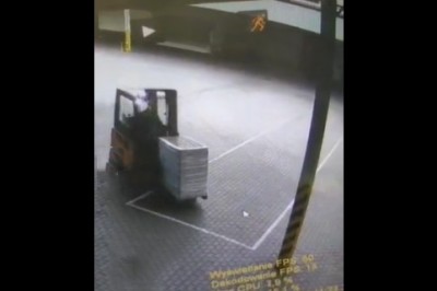 Tymczasem na polskim magazynie. Podwójne widły kontra słup