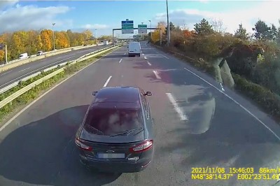 Szybka karma dla kierowcy Mondeo za wyhamowanie TIRa