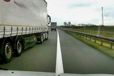 Żenujące zachowanie kierowcy TIRa na autostradzie A2 