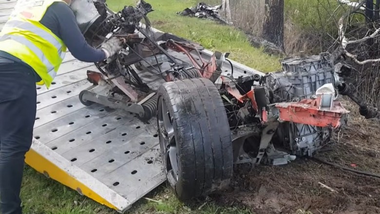 Tak wyglądało ładowanie wraku Ferrari 458 na Łotwie