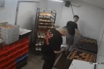 Kiedy tak lubisz swój telefon, że wsadzasz łapę do gorącego oleju