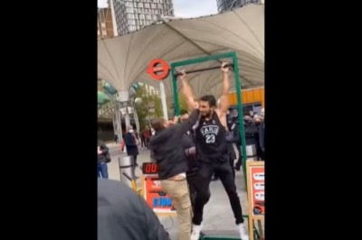 Uliczny naciągacz zrobi wszystko, żeby nie przegrać pieniędzy