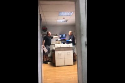 Konkretna jazda na załadunku polskiego kierowcy z niemieckim pracownikiem