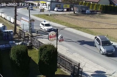 „eLka” kontra krążący samochód. W to, aż ciężko uwierzyć 