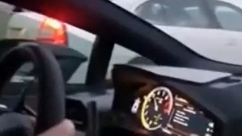 Myślał, że jest kozakiem w Lambo, ale trafił na gościa w Skodzie