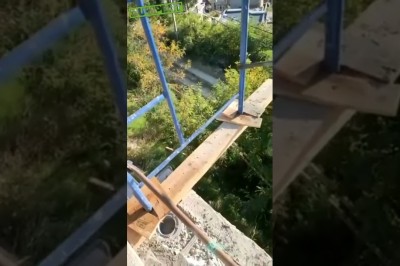 Ci mistrzowie chyba mocno przesadzili ze stawianiem rusztowania