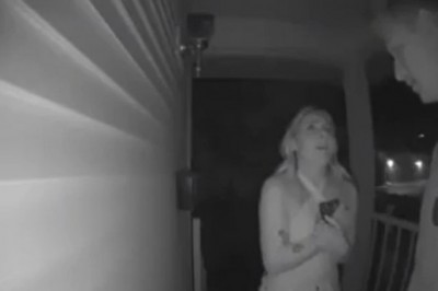 Kiedy odprowadzasz dziewczynę po imprezie, a ona mało co ogarnia 