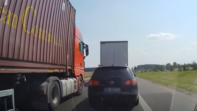 Szeryf w ciężarówce blokuje i spycha osobówki z pasa