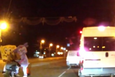 Maskotki kontra kierowca. Nic dziwniejszego dzisiaj nie zobaczysz