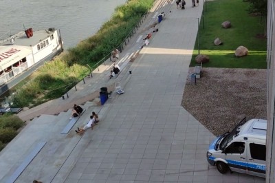 Policjanci przyłapani na obiadowej interwencji