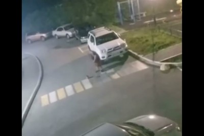 Nie chciał płacić mandatu za parkowanie, więc zamalował przejście 