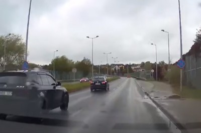 Rozbił swoje BMW na zakręcie, bo się bardzo spieszył - Bielsko-Biała 