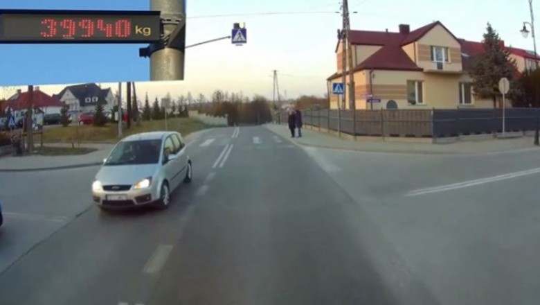 Kiedy urządzasz sobie pogawędkę przy przejściu dla pieszych