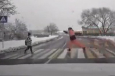 Uratował dziecku życie na przejściu dla pieszych