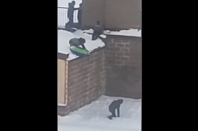 Hardcorowe dzieciaki i ich zabawa śniegiem na osiedlu