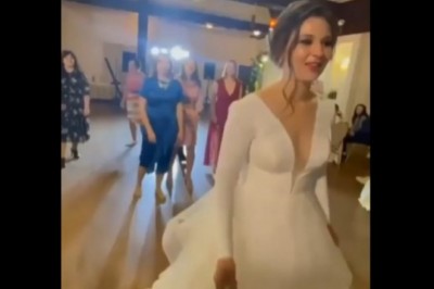 Kiedy jesteś tak zdesperowana, że muszą Cię wyciągać spod stołu na weselu