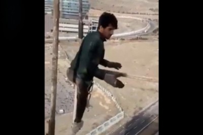 Oni nie wiedzą co to jest BHP, czyli rozkładanie rusztowania na dużej wysokości