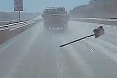 Źle zabezpieczona łopata kontra kierowca osobówki na S19