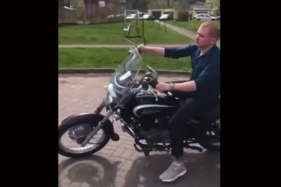 Kiedy chcesz zrobić popisowy przejazd motocyklem