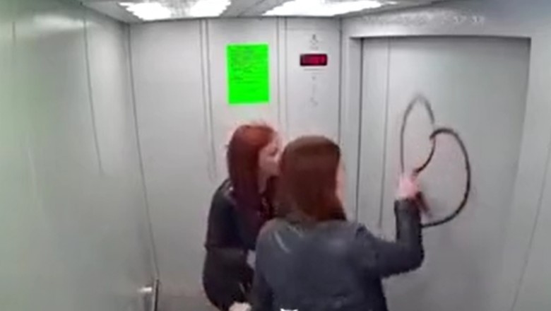 Dwie dziewczyny ze sprayem w windzie dostają szybką lekcję pokory