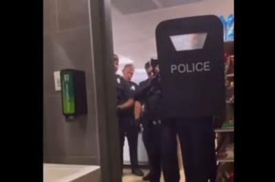 Dziwaczna interwencja policji w toalecie. Nie dali mu skończyć