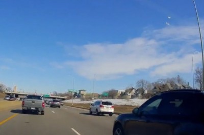 Zmiana pasa zakończona konkretnym dachowaniem