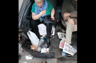 Golf rozpadł się na pół, a pasażerowie siedzieli w środku