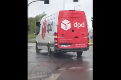 Kurier z Puław który lubi latać bokiem na mieście